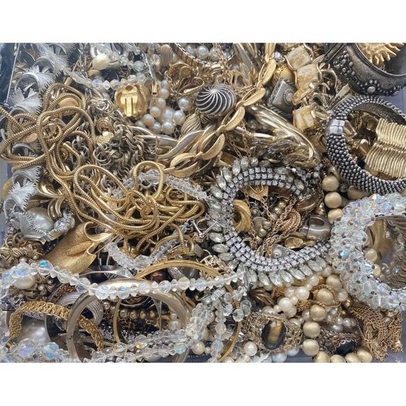 1/2 Lb Vtg 2 Now Estate Costume Jewelry Lot~ Signed All Wearable crafts junk - Picture 9 of 13